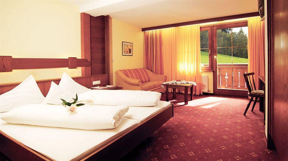 Hotel-Gasthof Zur Schoenen Aussicht St. Johann in Tirol Kültér fotó