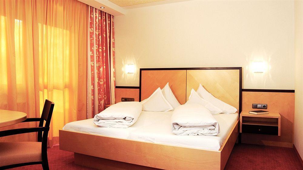 Hotel-Gasthof Zur Schoenen Aussicht St. Johann in Tirol Kültér fotó