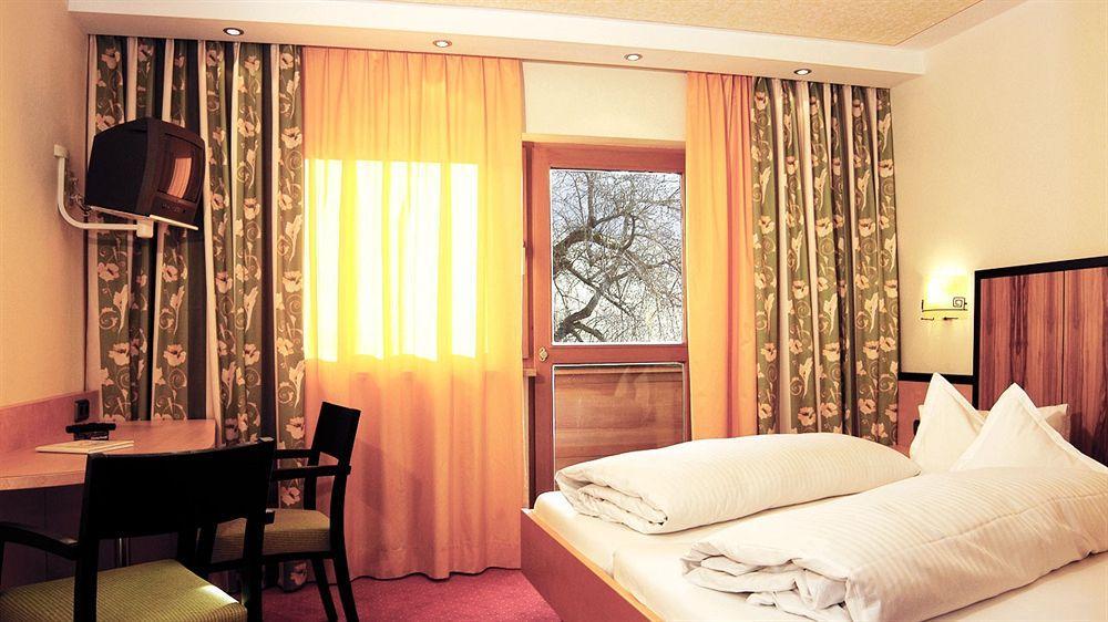 Hotel-Gasthof Zur Schoenen Aussicht St. Johann in Tirol Kültér fotó